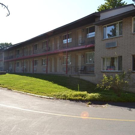 Latham Inn Exteriér fotografie