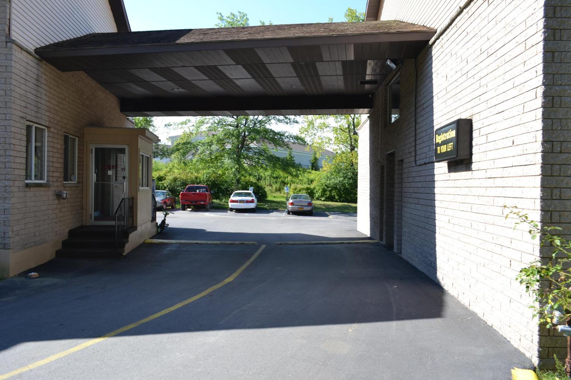 Latham Inn Exteriér fotografie