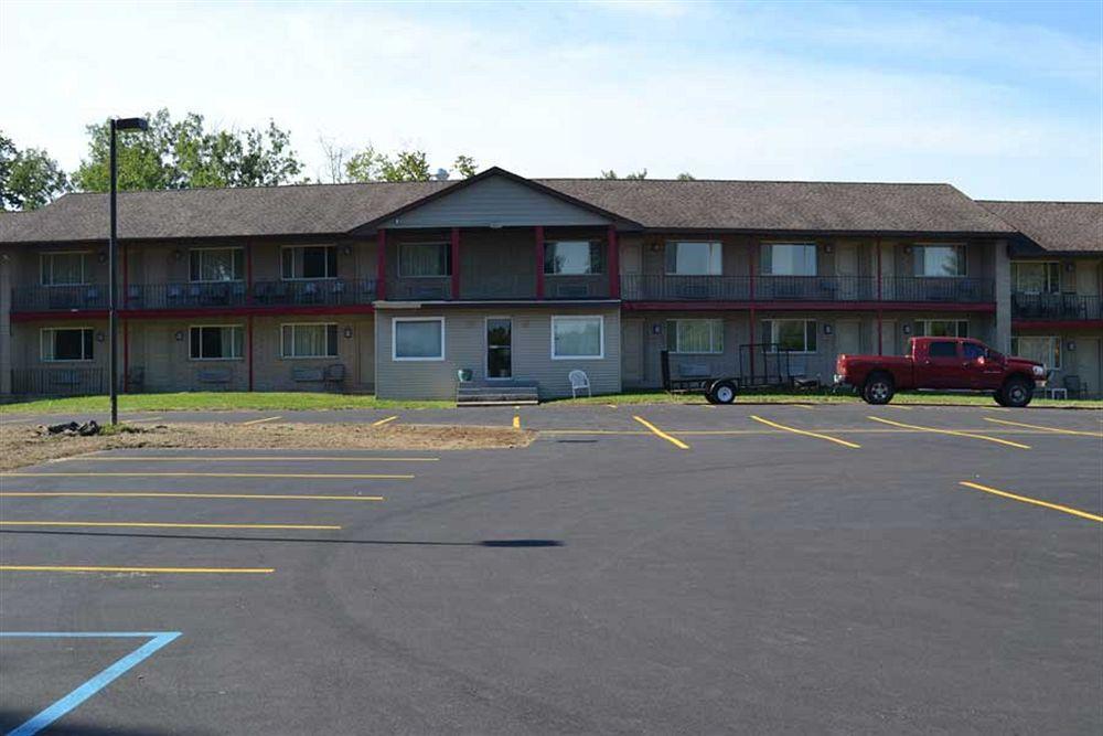 Latham Inn Exteriér fotografie